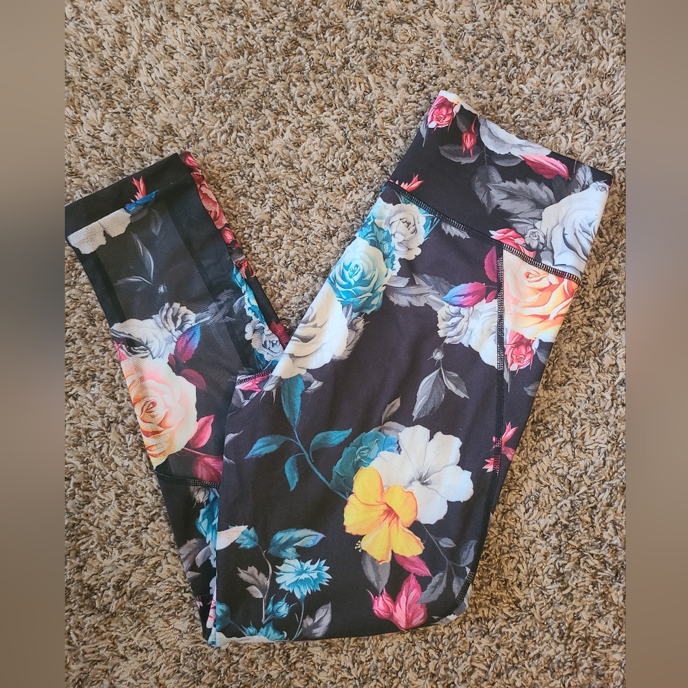 Zyia Floral Brilliant Leggings, size 8-10.